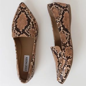 Steve Madden Feather Tan Snake Pointed-Toe Flats size 7